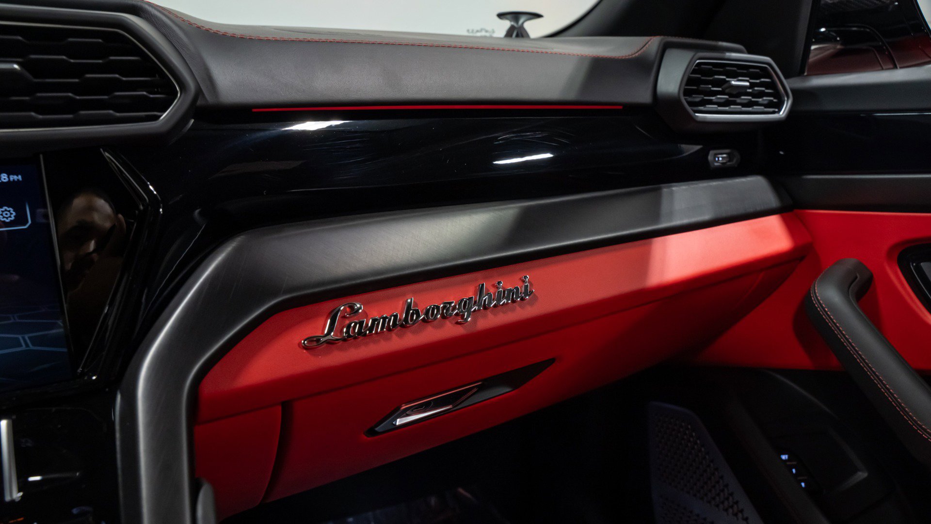 Used 2021 Lamborghini Urus image 54