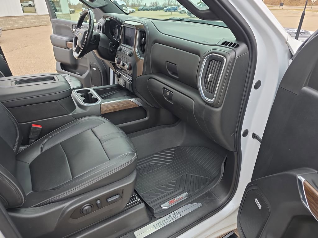 Used 2022 Chevrolet Silverado 3500 High Country w/ Z71 Off-Road Package image 10