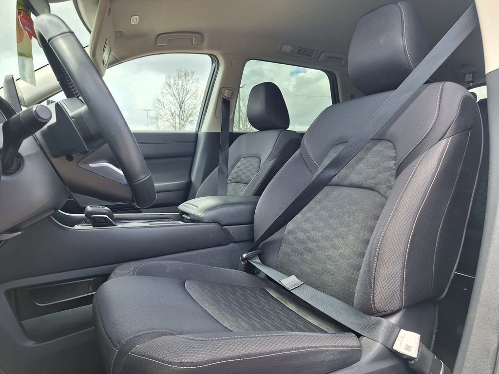 Used 2024 Nissan Pathfinder SV image 22