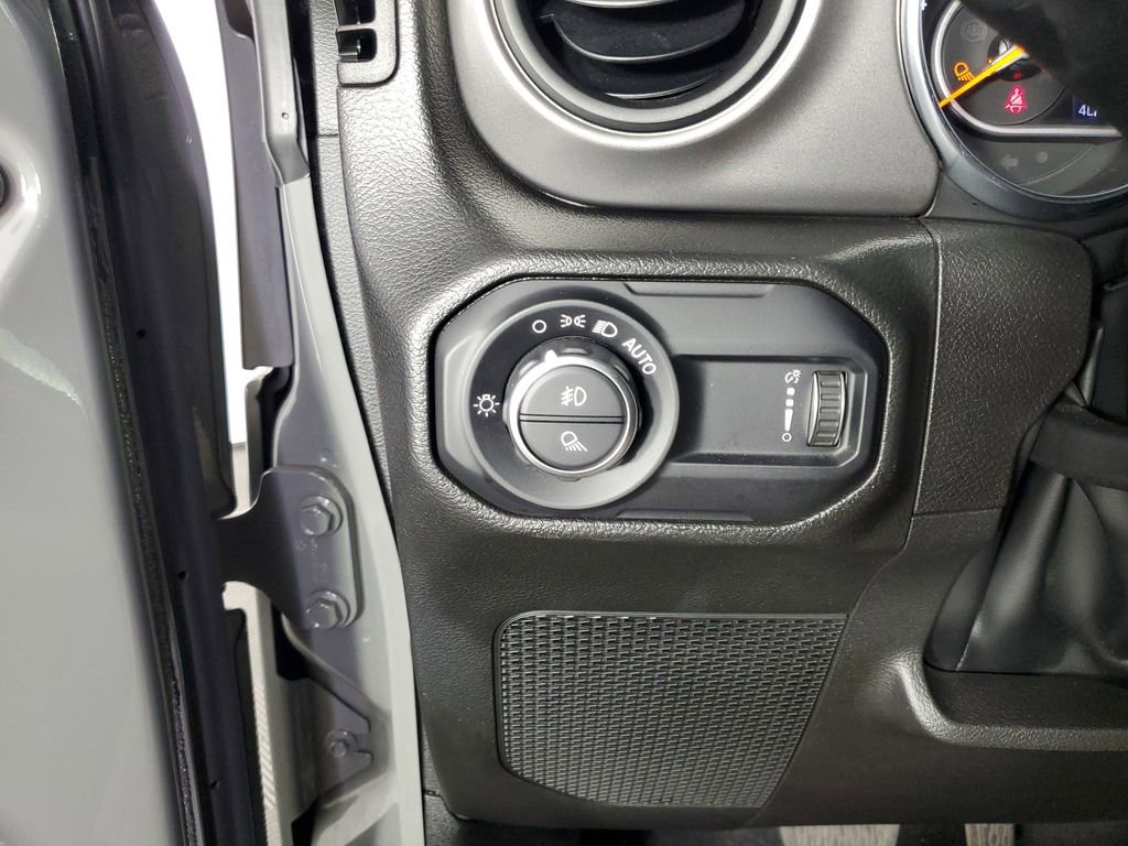 Used 2023 Jeep Gladiator Willys image 27