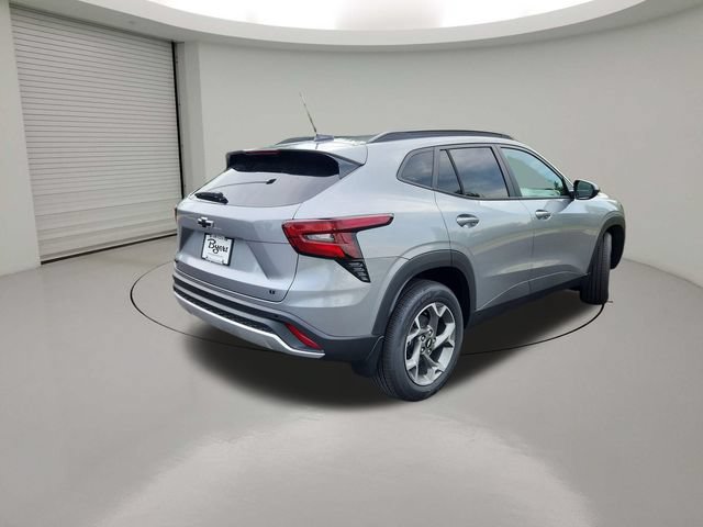 New 2026 Chevrolet Trax LT w/ Driver Confidence Package FWD image 7