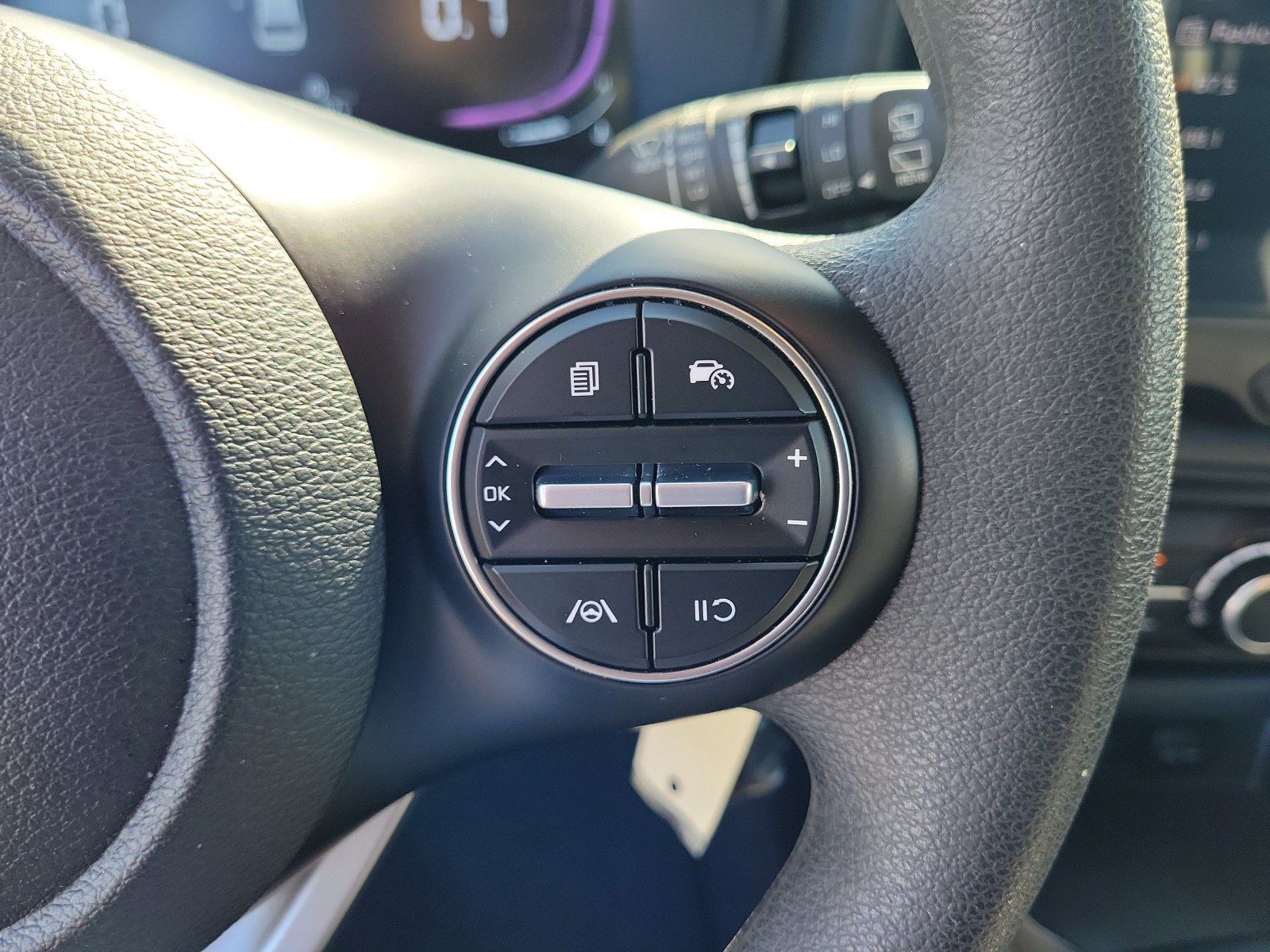 Used 2025 Kia Soul LX FWD image 18