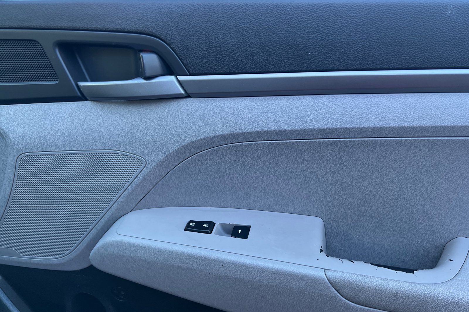 Used 2017 Hyundai Elantra SE image 21