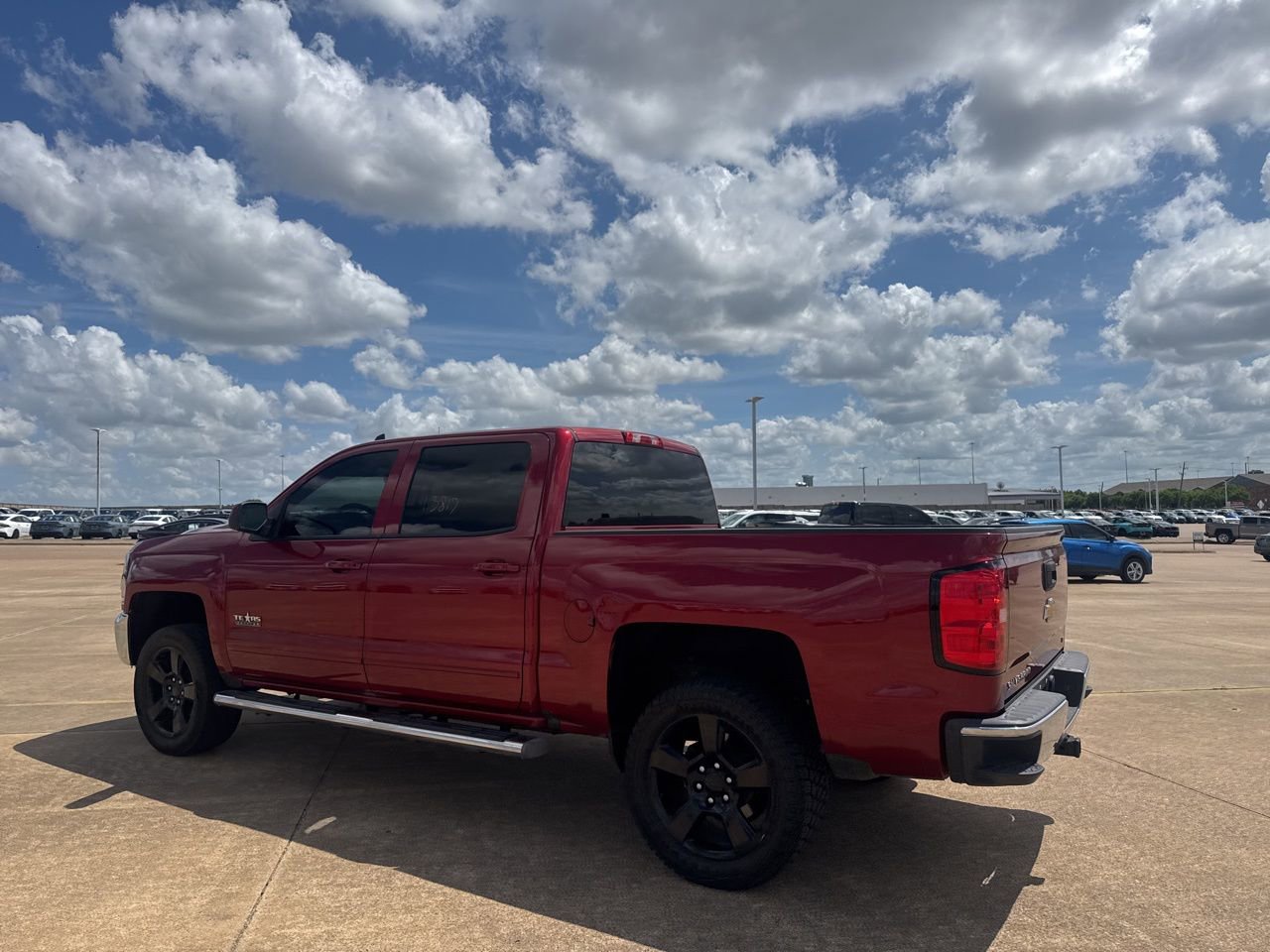 Used 2018 Chevrolet Silverado 1500 LT w/ Texas Edition image 17