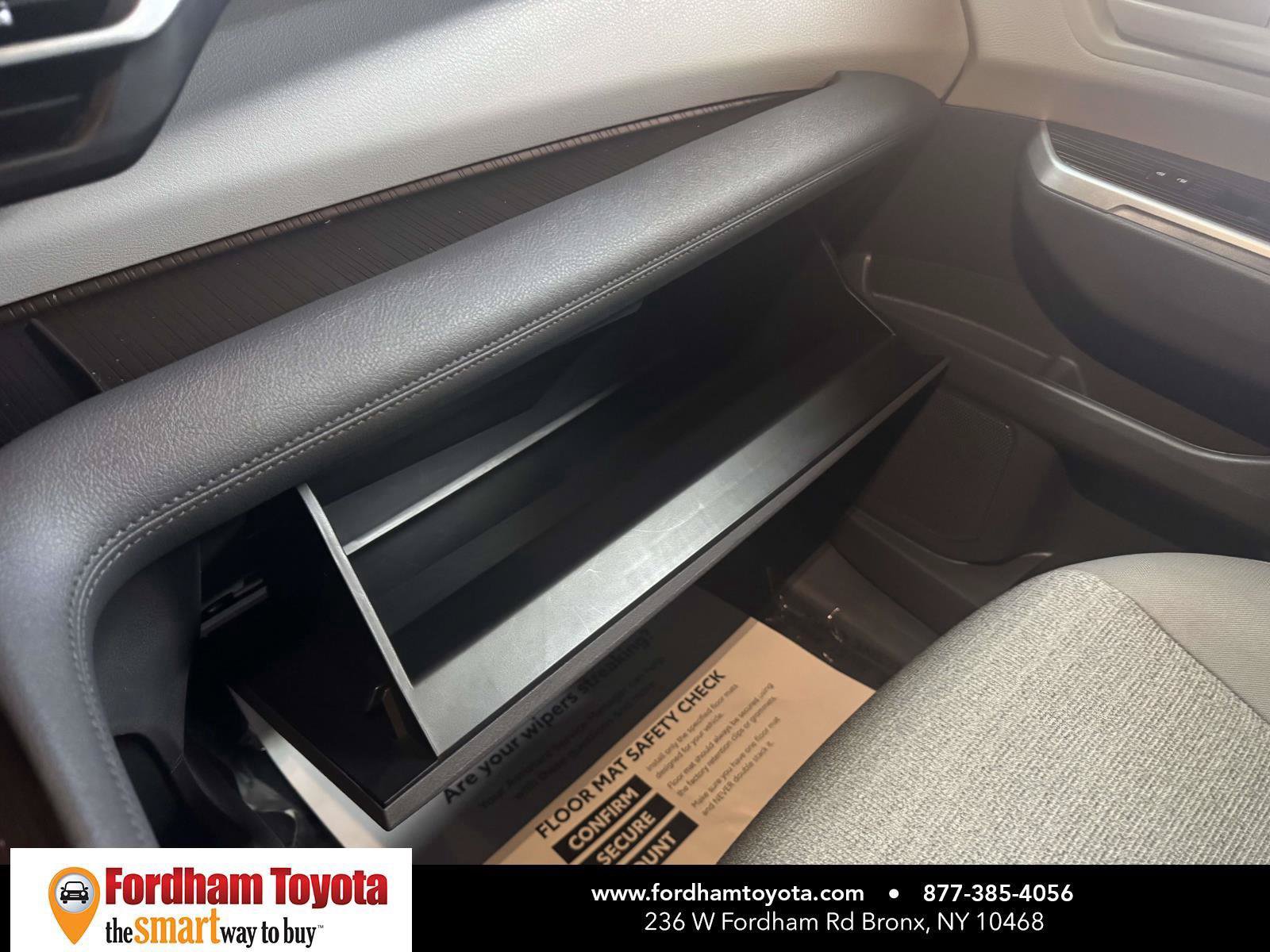 Used 2021 Toyota Sienna LE FWD image 27