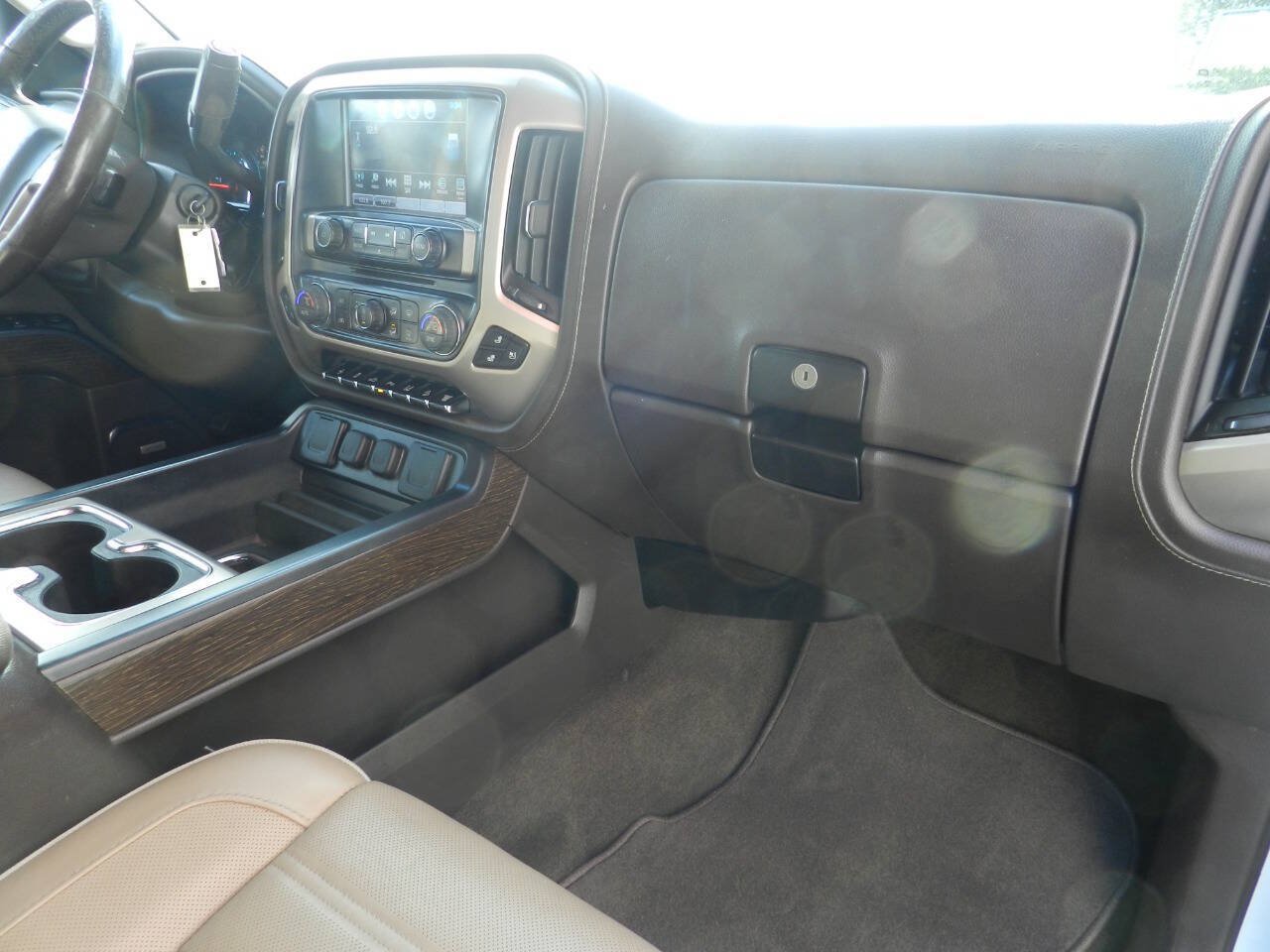 Used 2017 GMC Sierra 2500 Denali w/ Duramax Plus Package AWD/4WD image 13