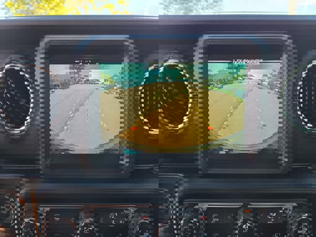 Used 2022 Jeep Wrangler Unlimited Sahara w/ Safety Group image 33