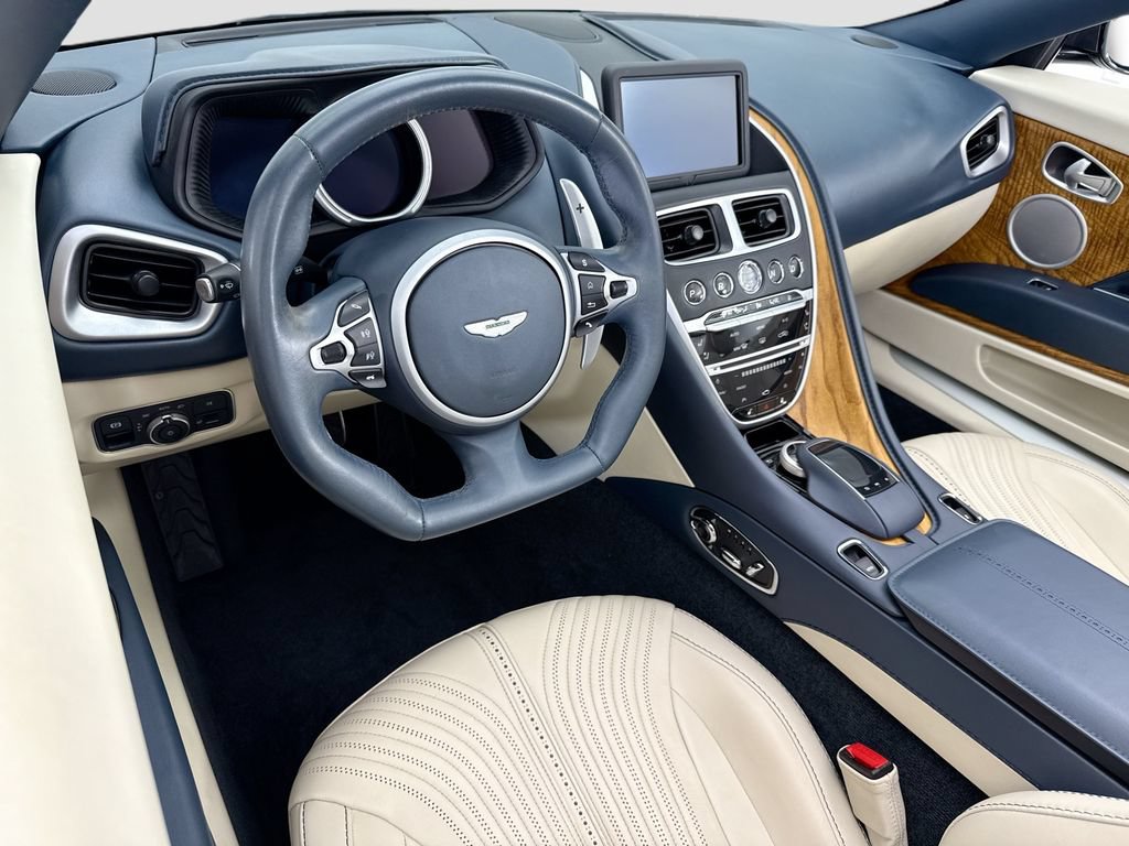 Used 2023 Aston Martin DB11 Volante RWD image 17