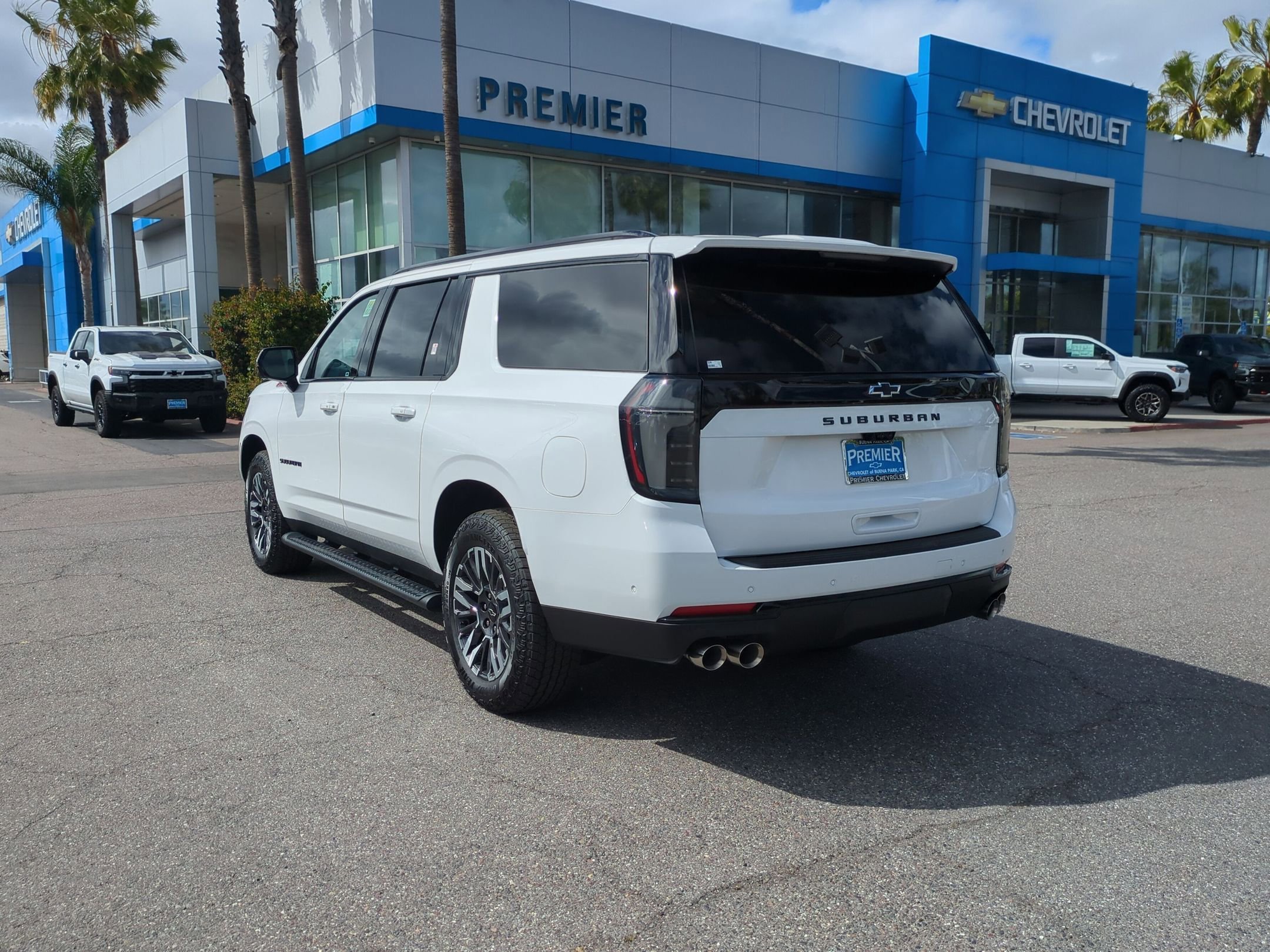 New 2026 Chevrolet Suburban Z71 w/ Z71 Off-Road Package AWD/4WD image 3