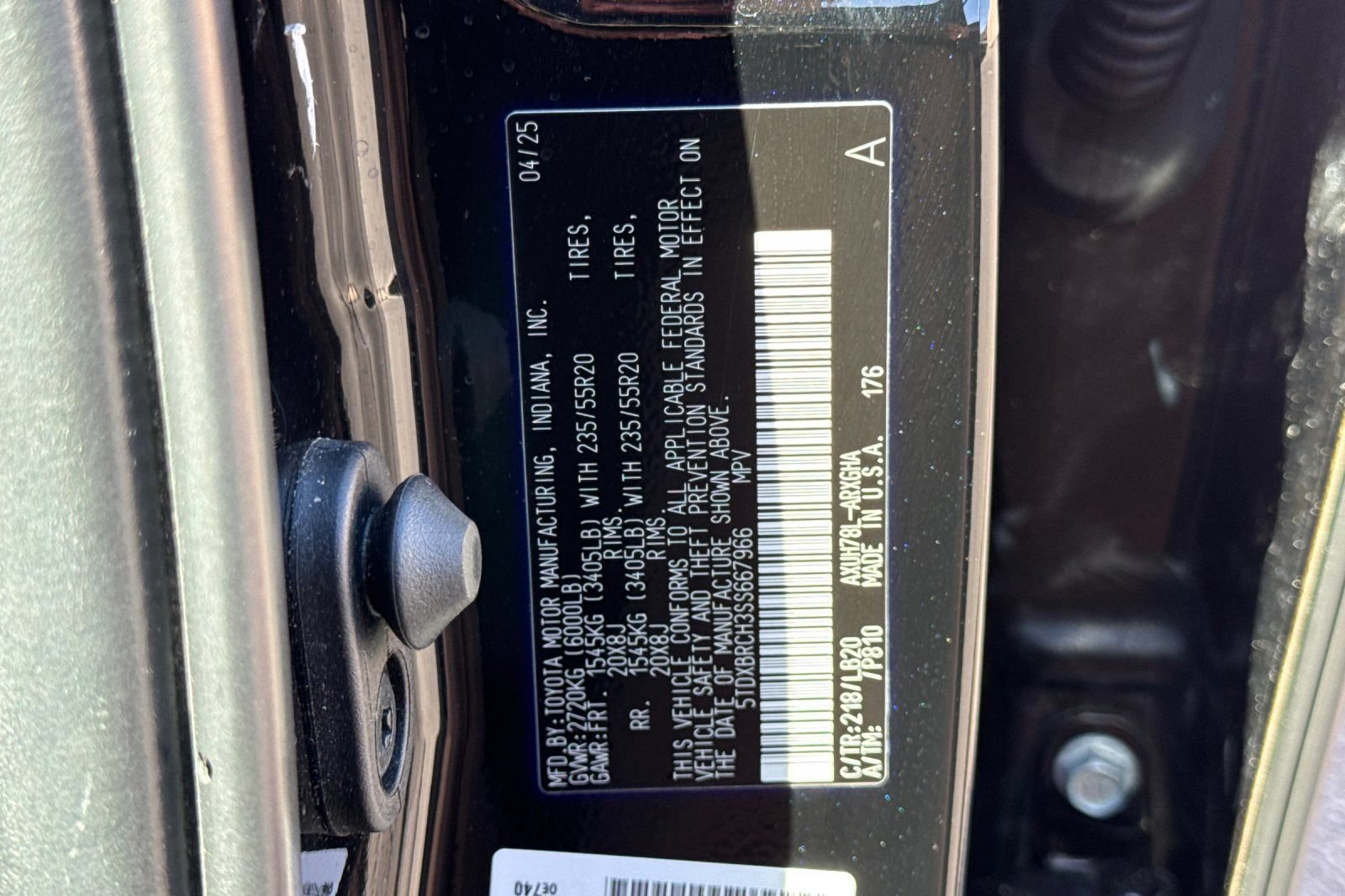 Used 2025 Toyota Highlander Limited AWD/4WD image 31