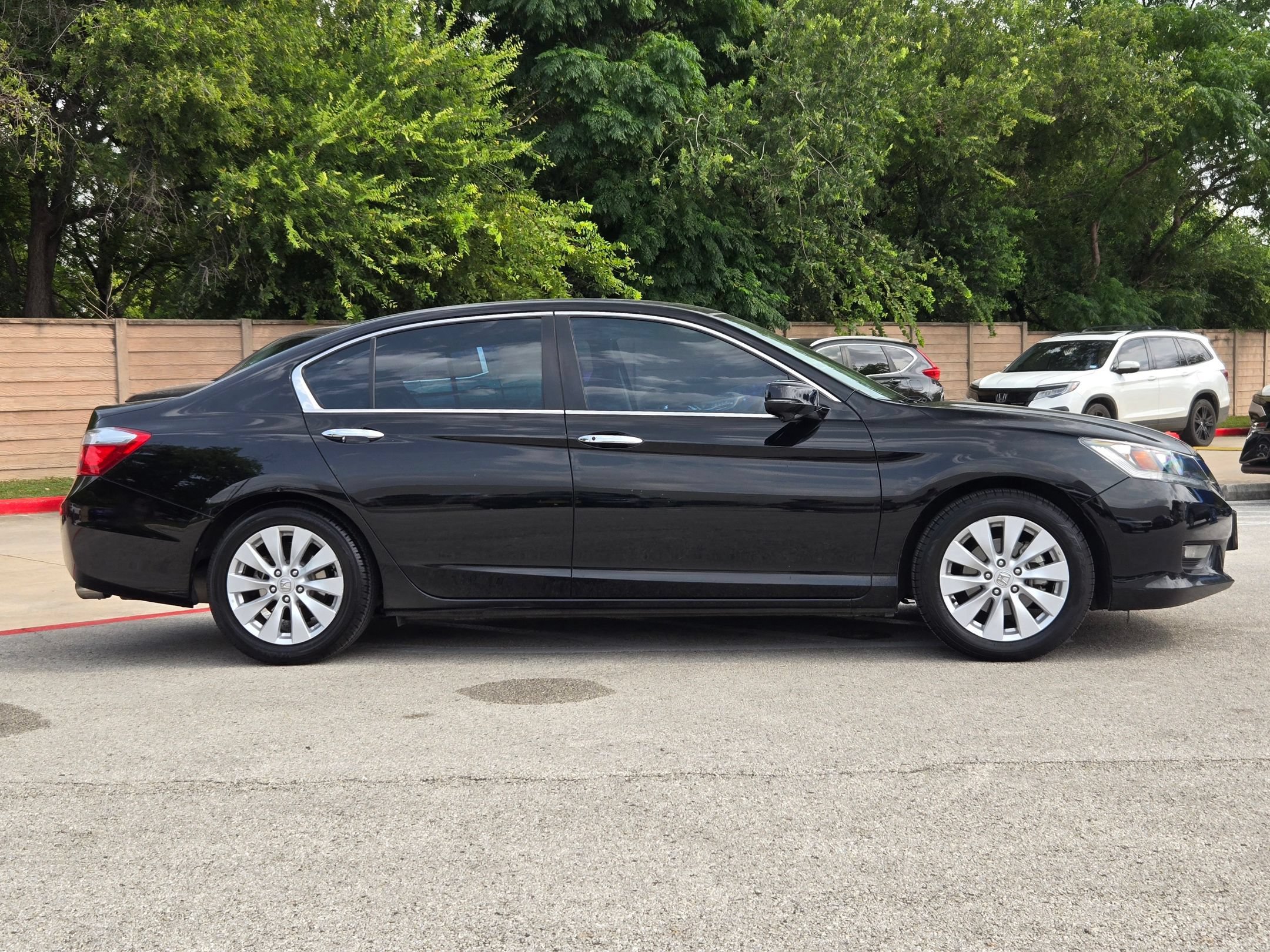 Used 2015 Honda Accord EX-L video 2