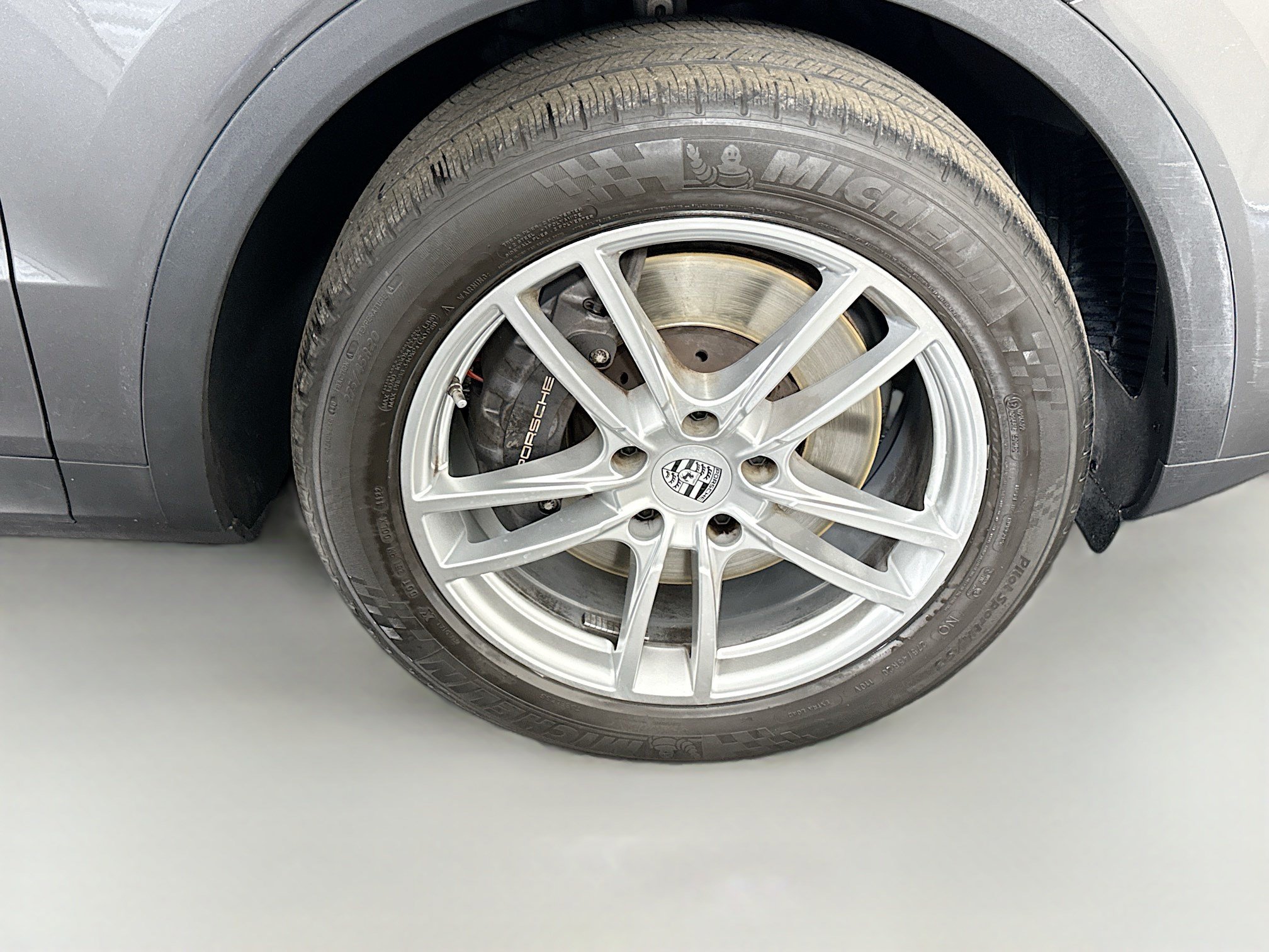 Used 2023 Porsche Cayenne AWD/4WD image 31