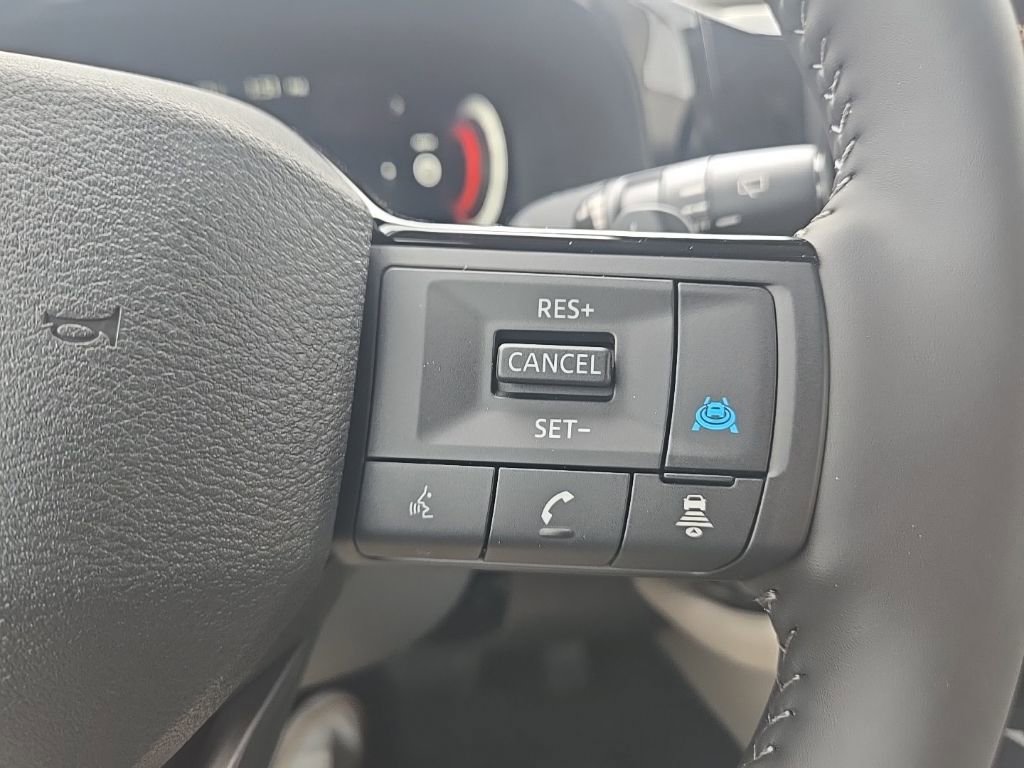 New 2026 Nissan Pathfinder SL image 17