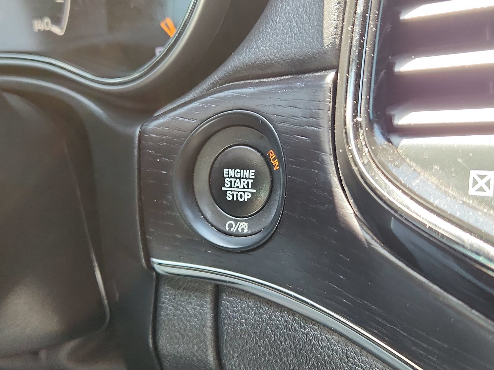 Used 2021 Jeep Grand Cherokee High Altitude AWD/4WD image 17