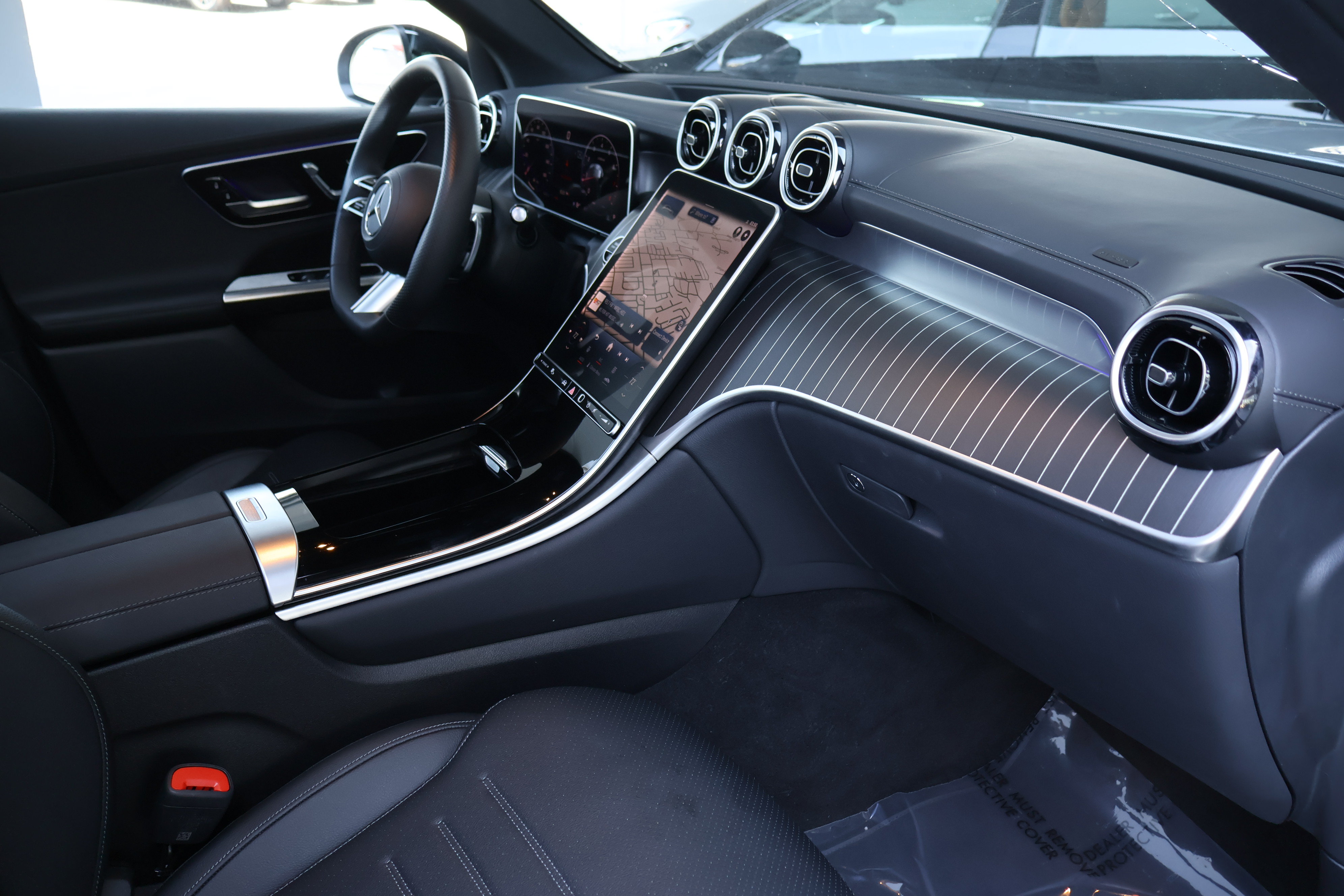 Certified 2024 Mercedes-Benz GLC 300 4MATIC image 30