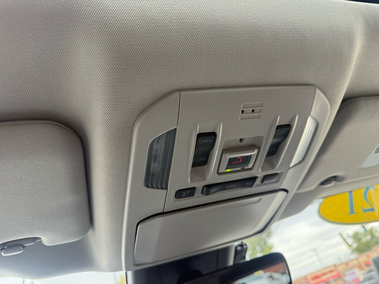 Used 2021 Toyota Highlander Limited image 28