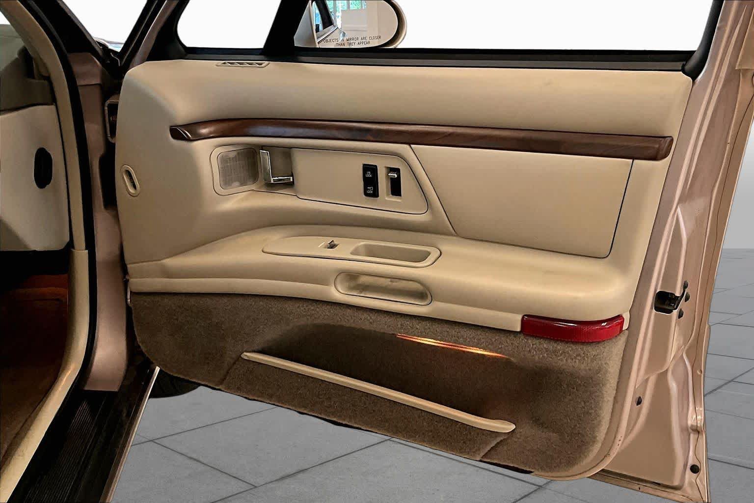 Used 1999 Oldsmobile 88 FWD image 21