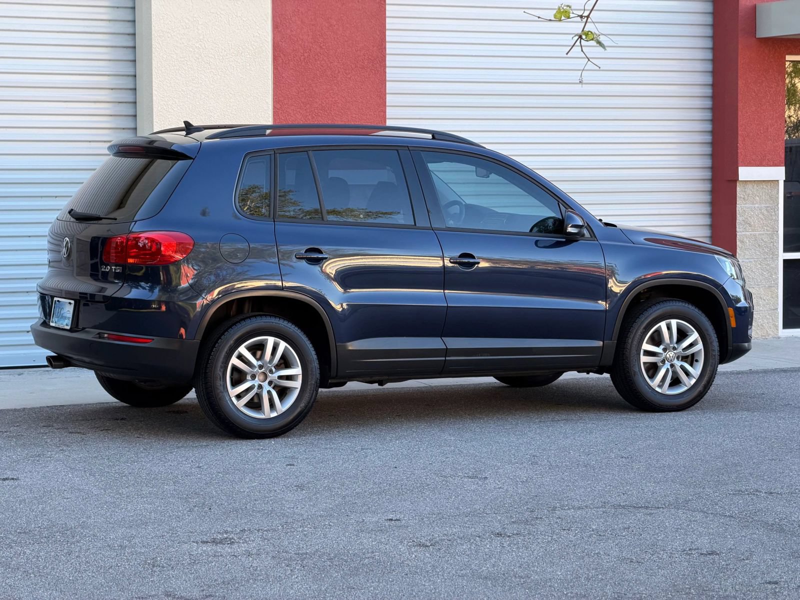 Used 2015 Volkswagen Tiguan S FWD image 5