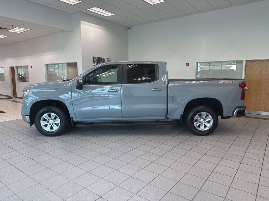 Used 2024 Chevrolet Silverado 1500 LT w/ Protection Package AWD/4WD image 4