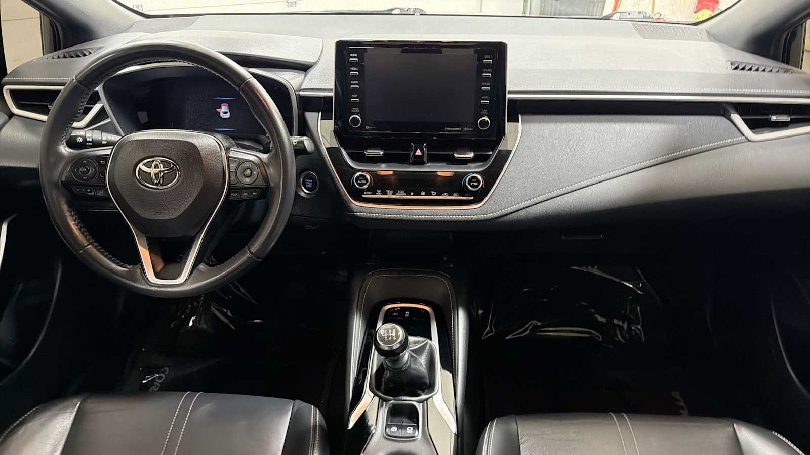Used 2021 Toyota Corolla XSE FWD image 25