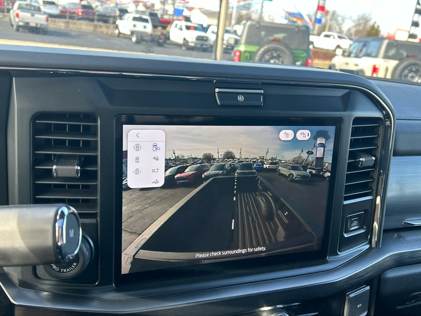 New 2026 Ford F250 Lariat w/ Black Appearance Package image 39