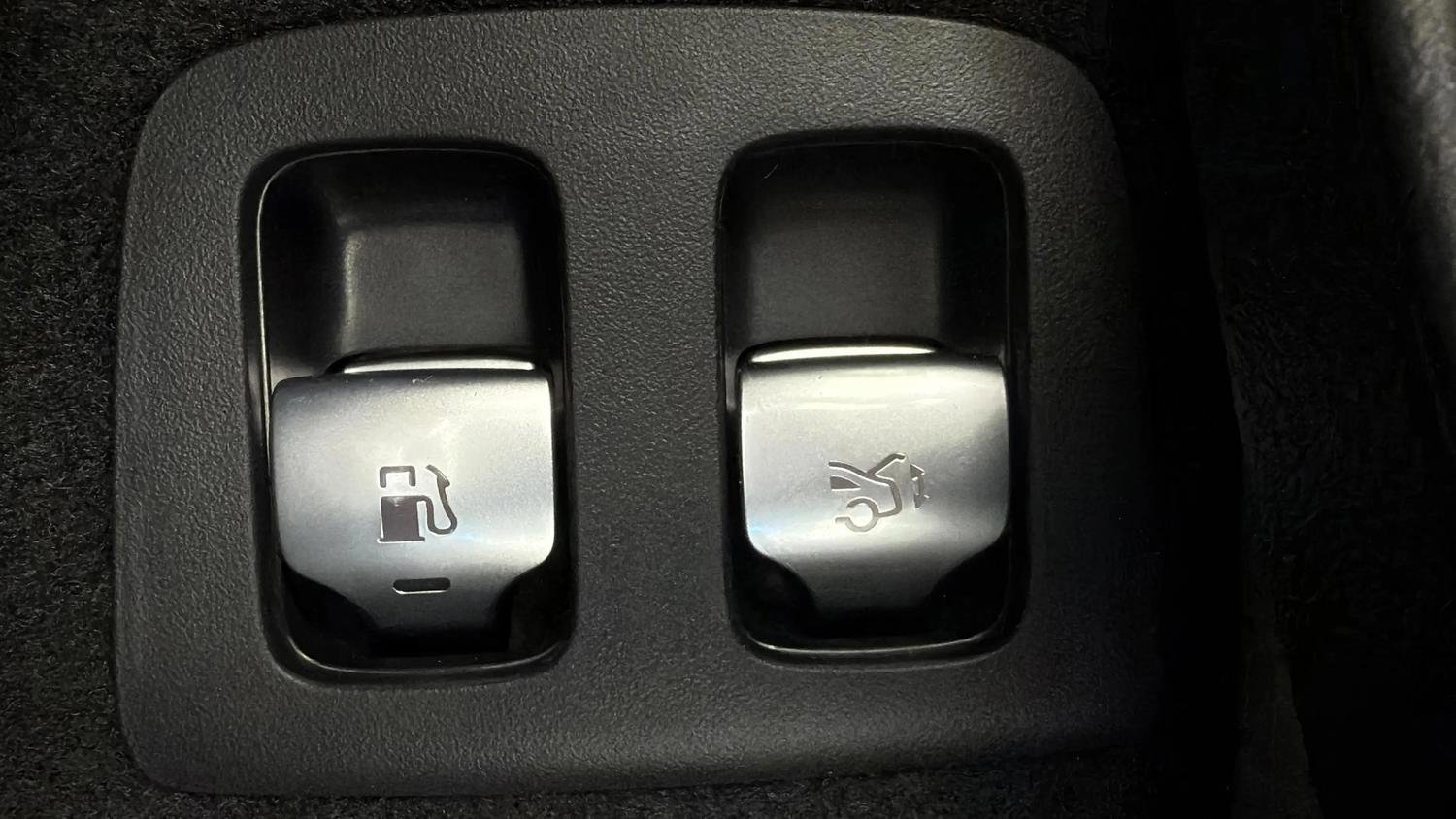 Used 2026 Mercedes-Benz E 53 AMG e 4MATIC Sedan image 14