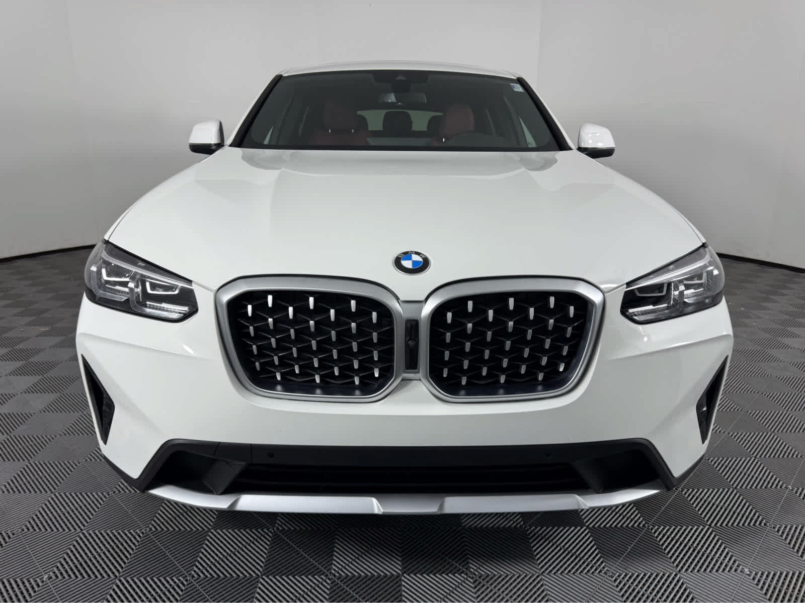 Used 2023 BMW X4 xDrive30i w/ Parking Assistance Package AWD/4WD image 8