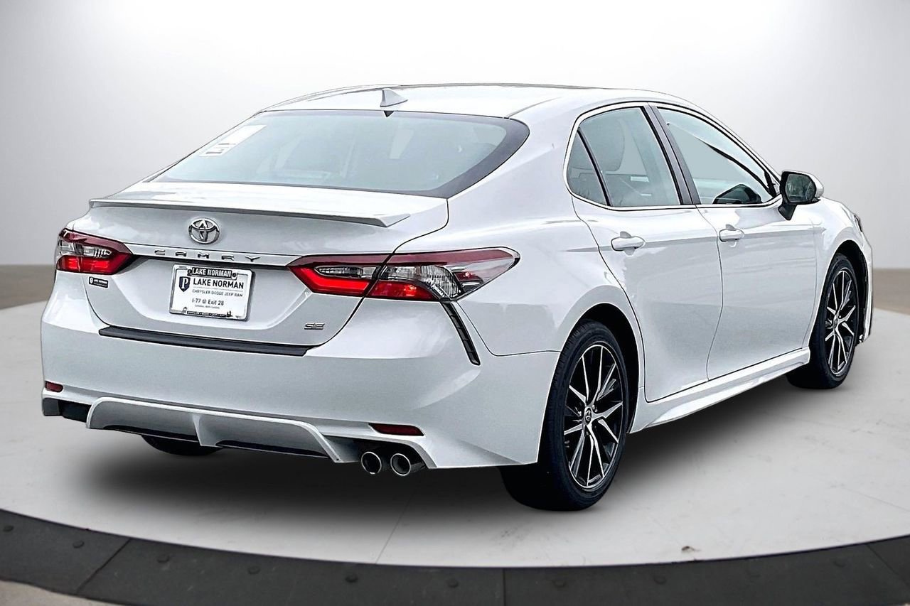 Used 2023 Toyota Camry SE image 9