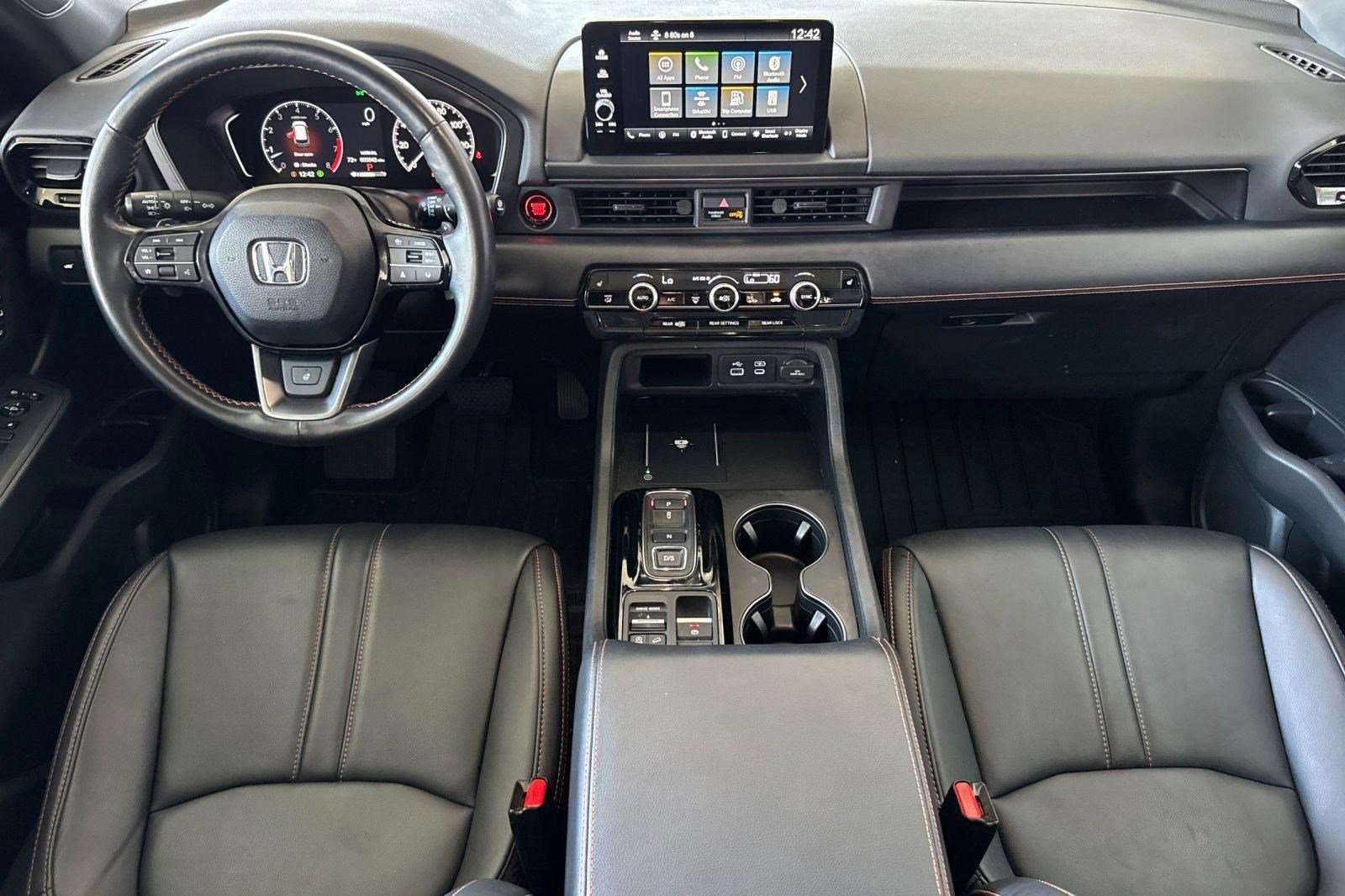 Used 2025 Honda Pilot TrailSport image 26