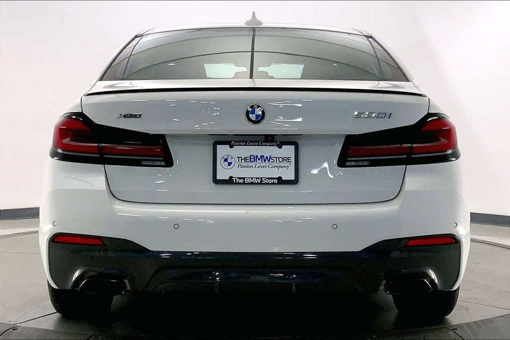 Used 2023 BMW 530i xDrive w/ M Sport Package AWD/4WD image 3