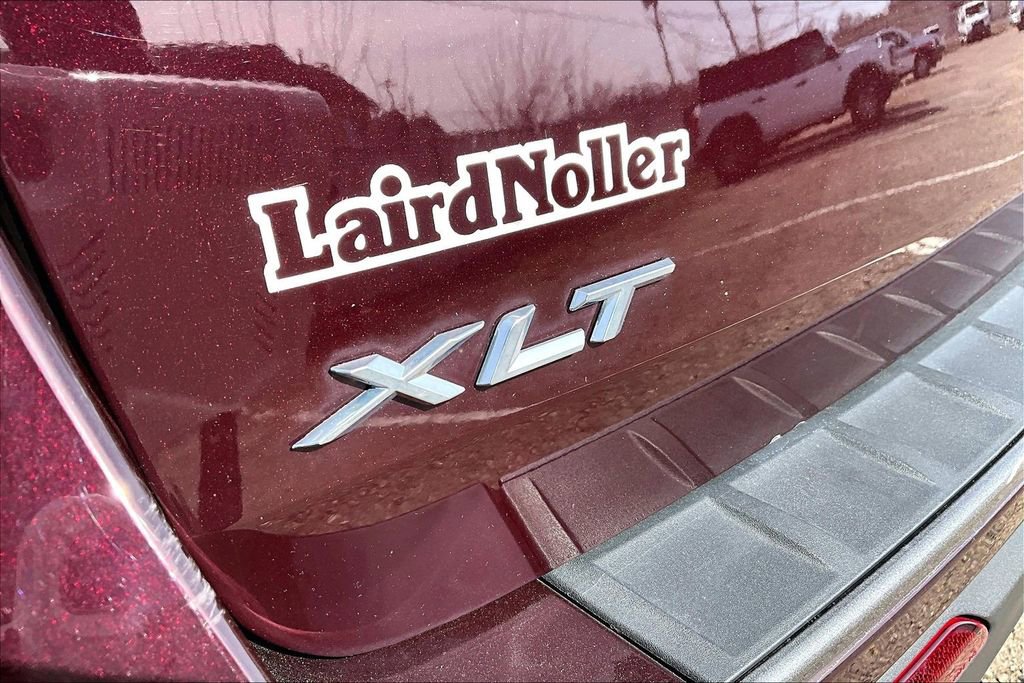 Certified 2022 Ford Explorer XLT w/ Equipment Group 202A image 8