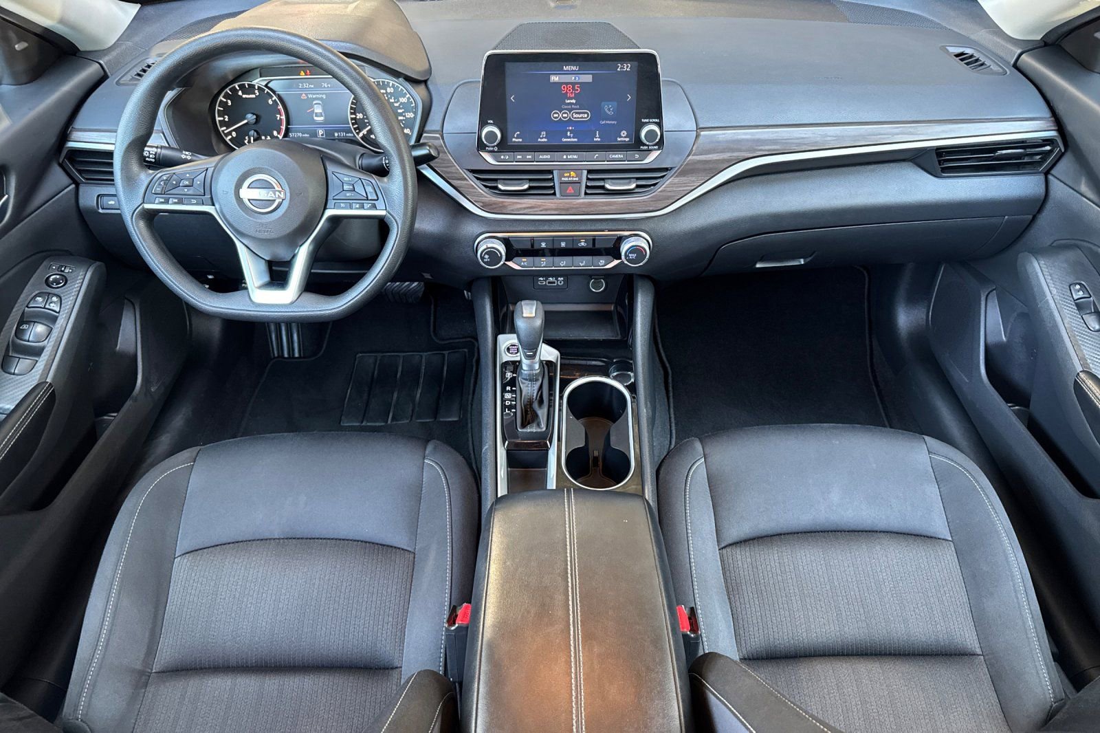 Used 2024 Nissan Altima 2.5 SV FWD image 4
