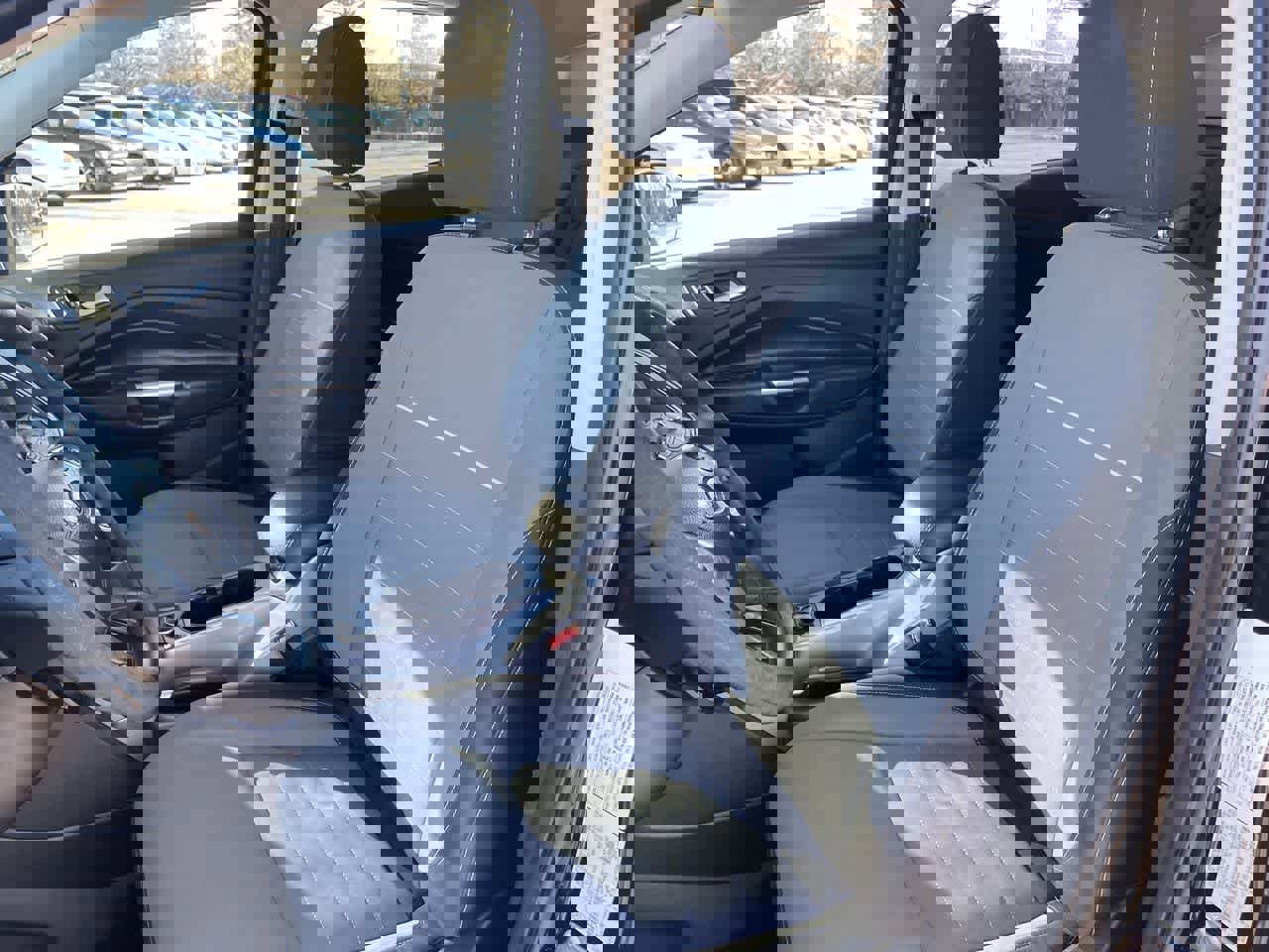 Used 2015 Ford Escape SE w/ Equipment Group 201A image 12