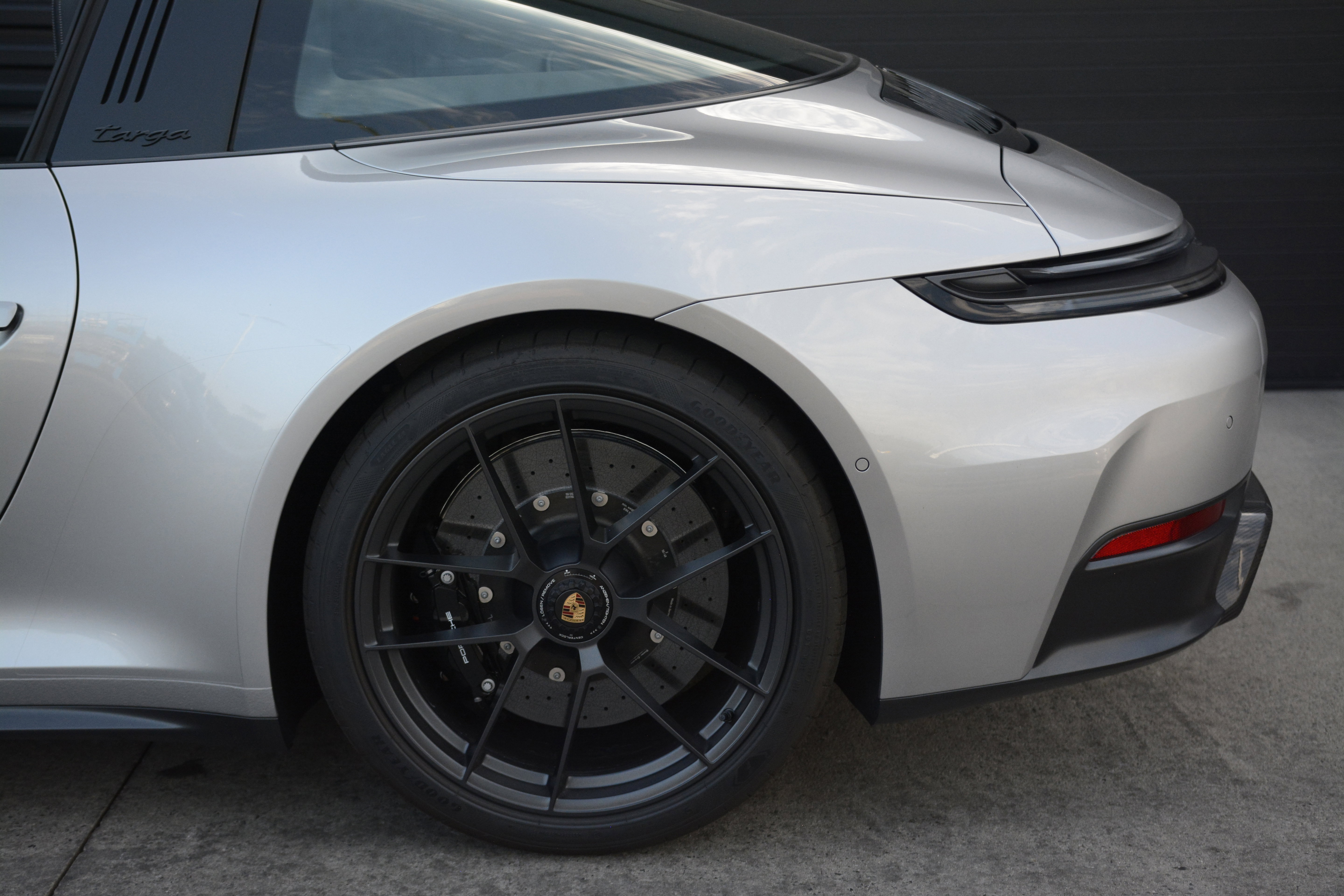 Certified 2026 Porsche 911 Targa 4 GTS AWD/4WD image 36