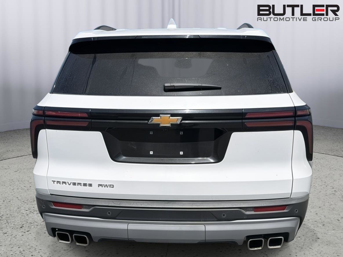 Used 2025 Chevrolet Traverse LT AWD/4WD image 9