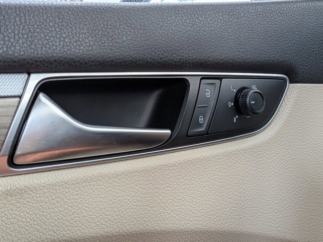 Used 2018 Volkswagen Passat 2.0T SE FWD image 3