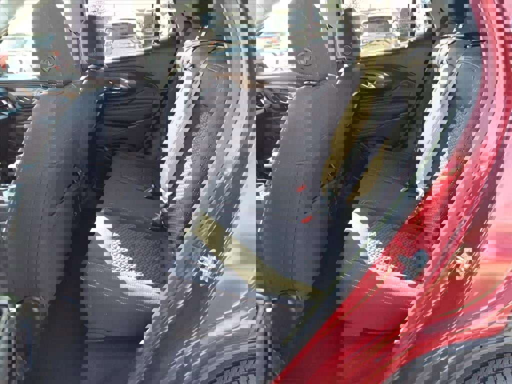 Used 2021 GMC Terrain SLE w/ Driver Convenience Package image 13