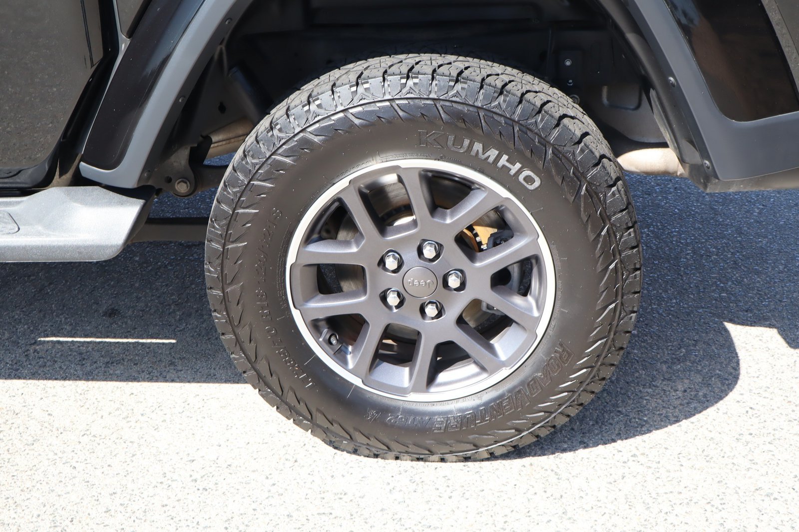 Used 2020 Jeep Gladiator Overland w/ Trailer Tow Package AWD/4WD image 13