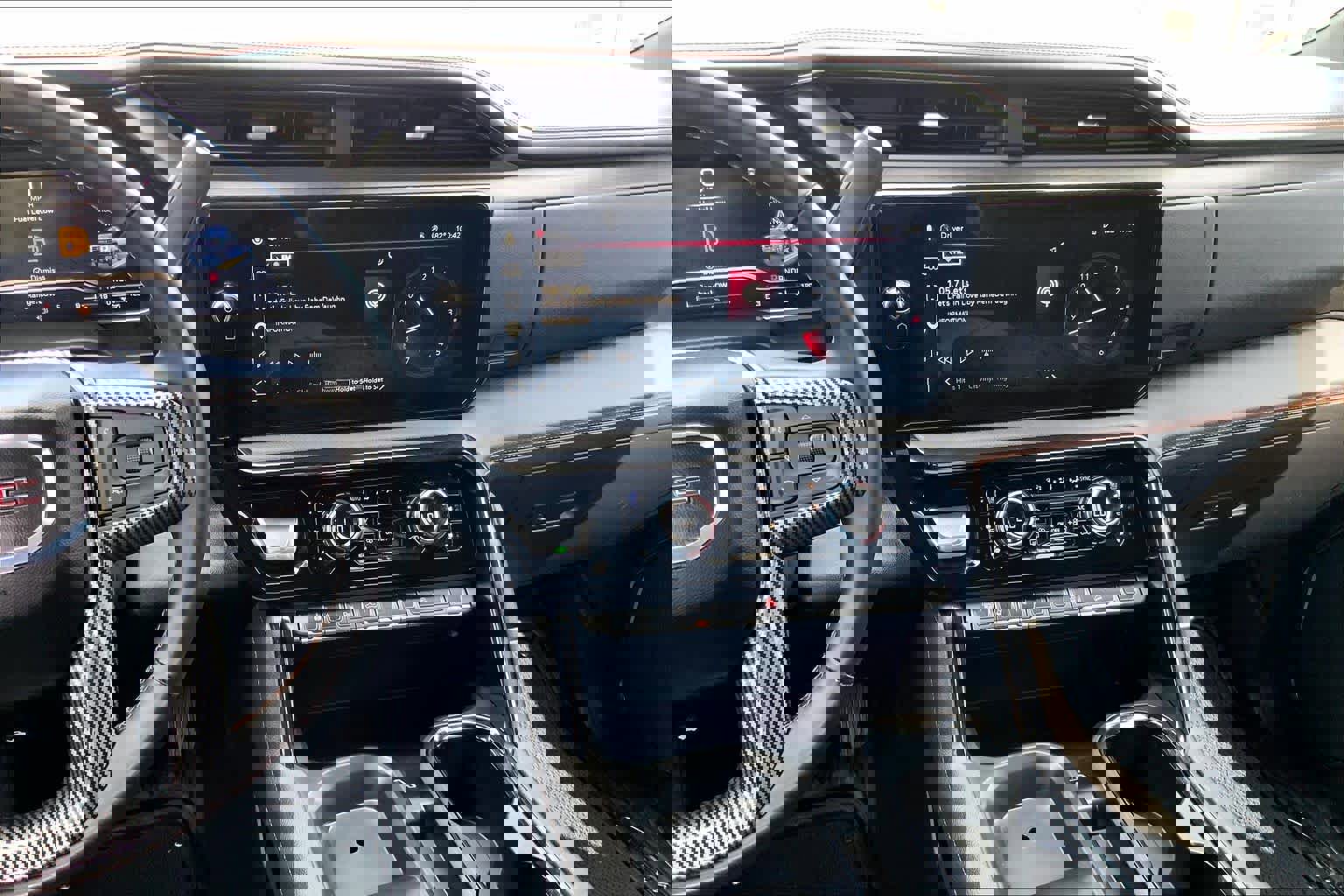 Used 2025 GMC Sierra 2500 AT4 w/ AT4 Premium Plus Package image 13