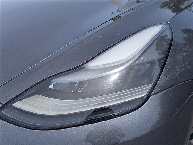 Used 2021 Tesla Model 3 Standard Range Plus image 2