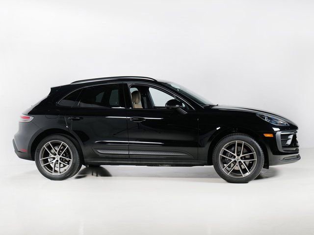 Used 2025 Porsche Macan image 8