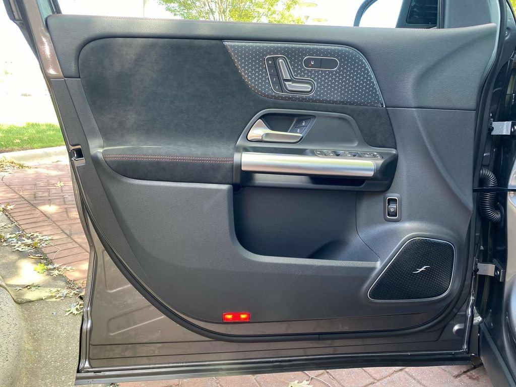 Used 2025 Mercedes-Benz GLA 250 image 25