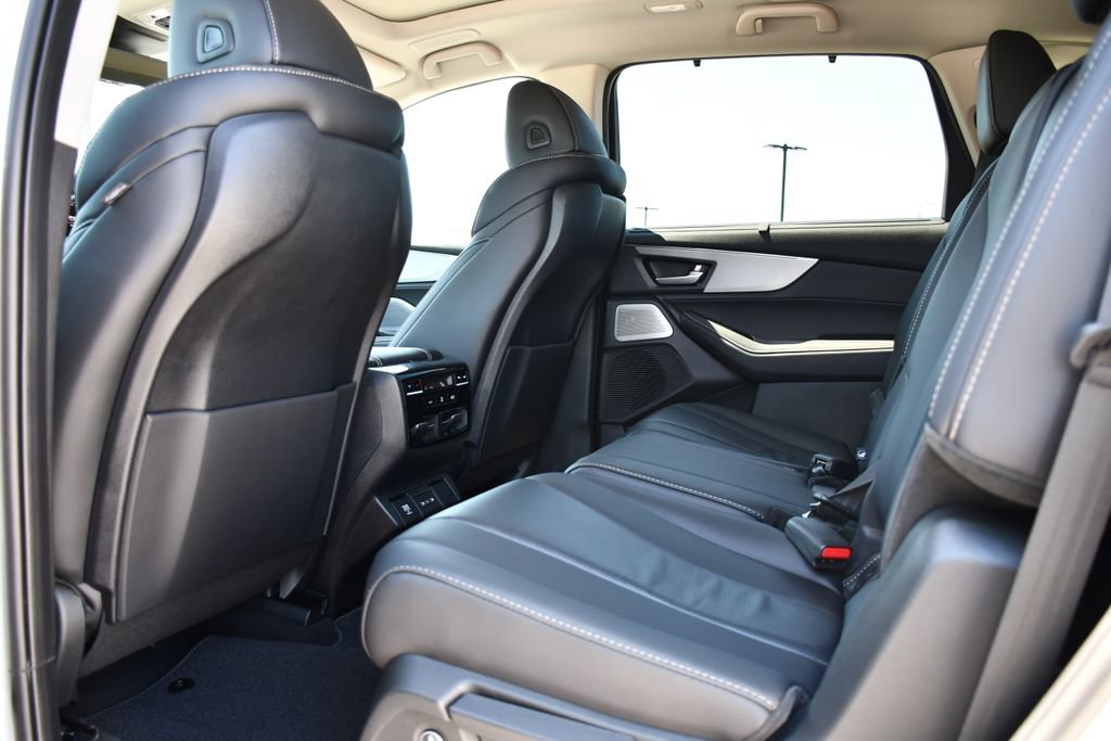 Certified 2026 Acura MDX w/ Technology Package FWD image 21