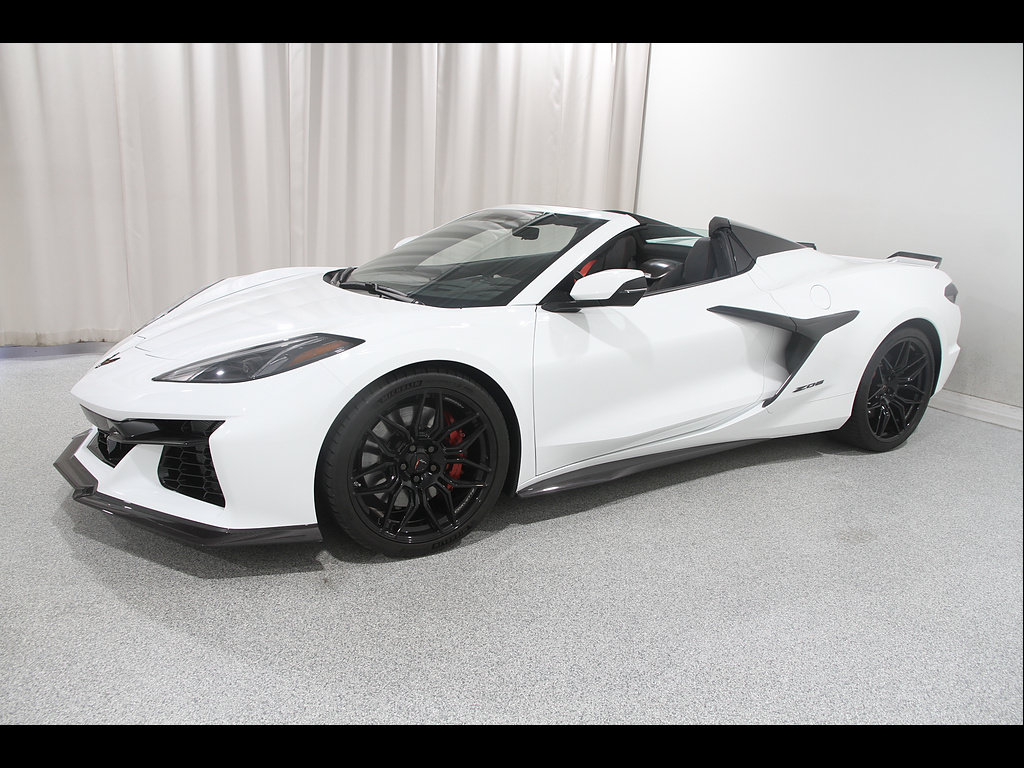 Used 2026 Chevrolet Corvette Z06 RWD image 4