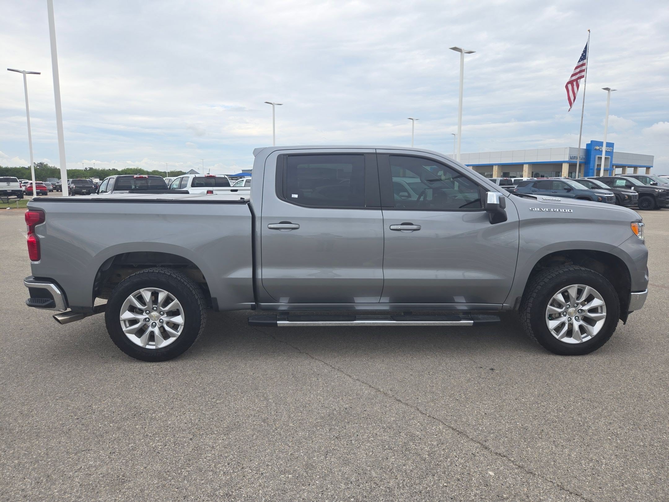 Certified 2024 Chevrolet Silverado 1500 LT RWD image 2