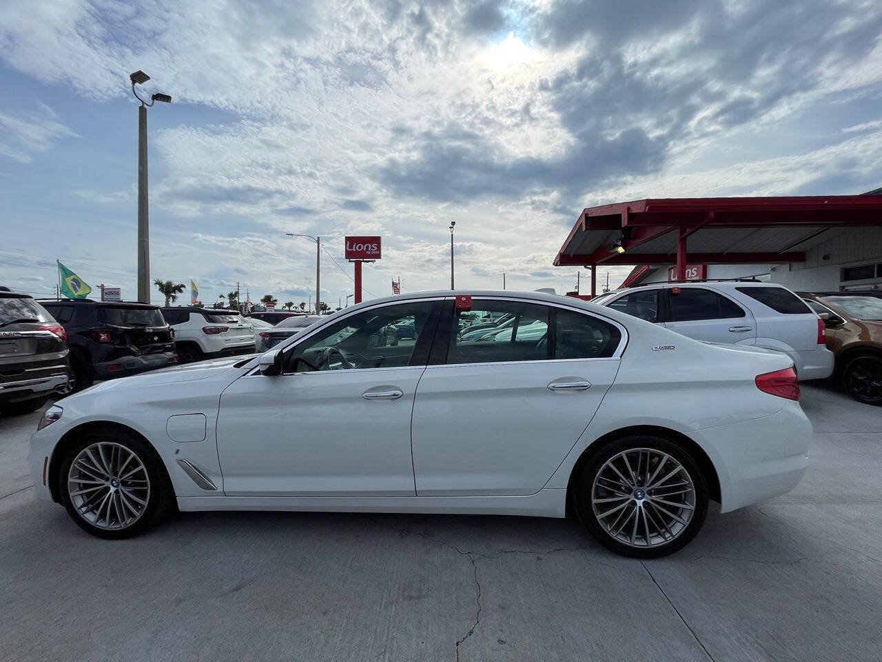 Used 2018 BMW 530e RWD image 7
