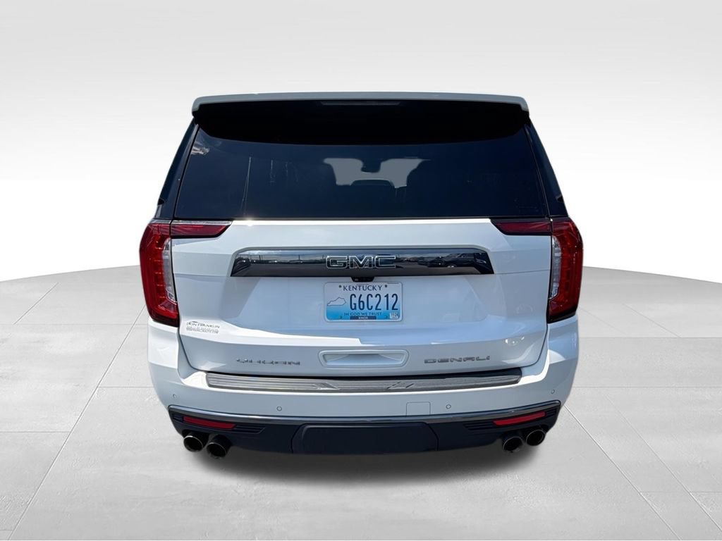 Used 2023 GMC Yukon XL Denali Ultimate AWD/4WD image 7