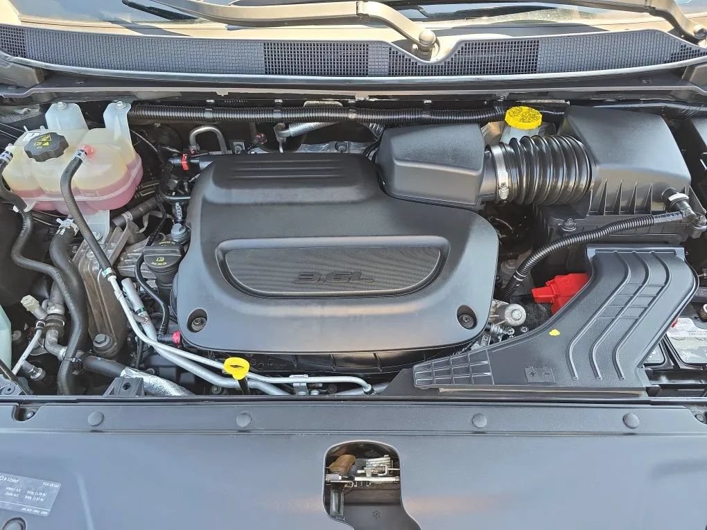 Used 2023 Chrysler Pacifica Touring-L FWD image 54