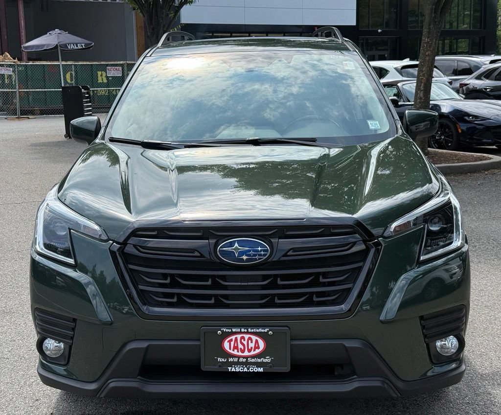 Used 2023 Subaru Forester Premium AWD/4WD image 3