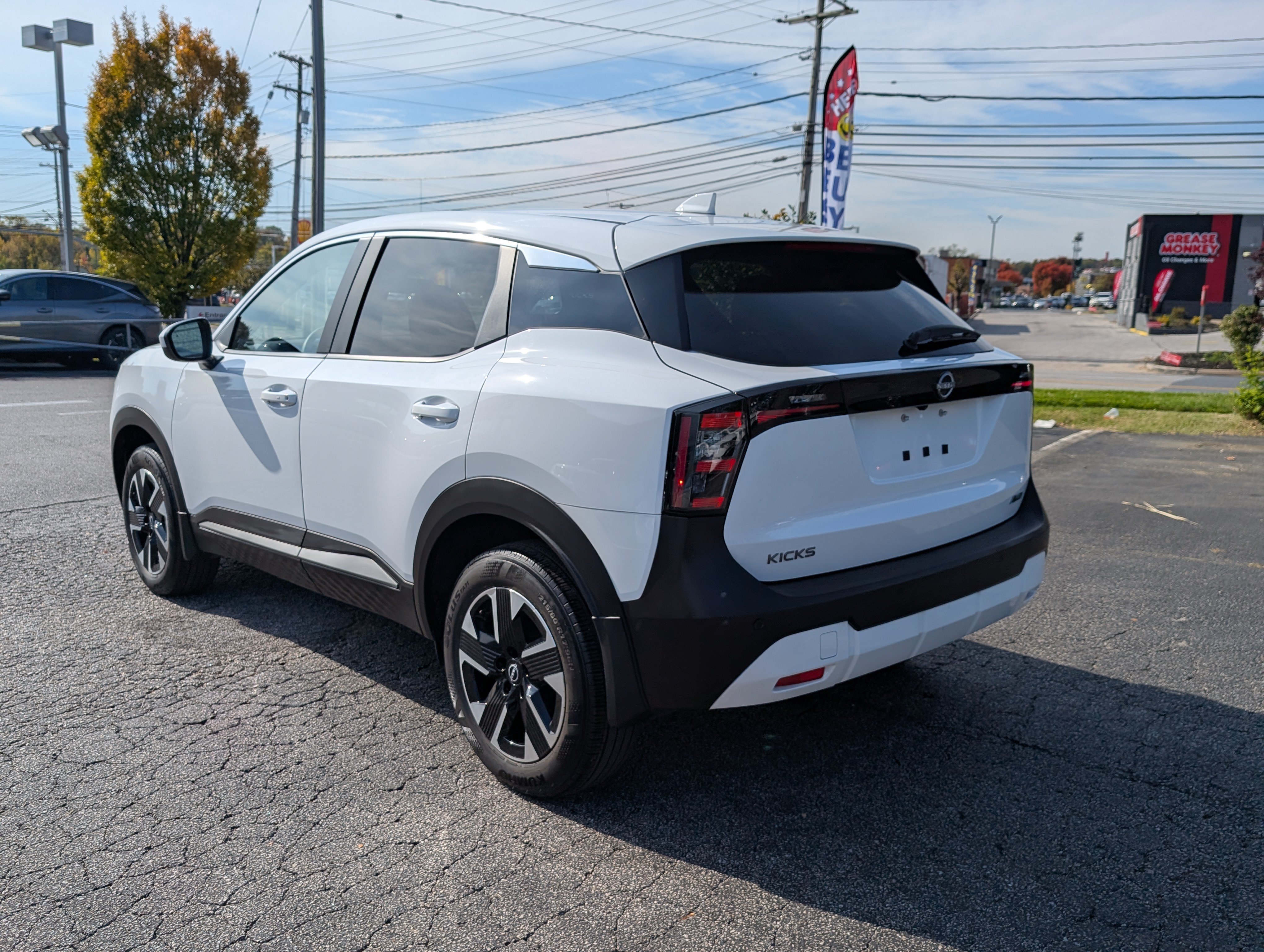 Certified 2025 Nissan Kicks SV AWD/4WD image 5